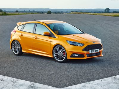 Автостекла Ford Focus ST III c установкой в Москве